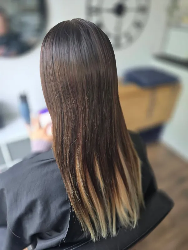 Brunette with subtle balayage